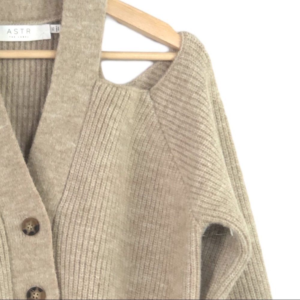 NWOT - ASTR The Label - Cold Shoulder Cardigan Sweater - XS - Picture 3 of 9